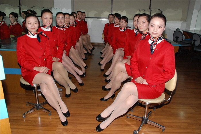 礼仪小姐将贵宾带到了此次体验的重点
