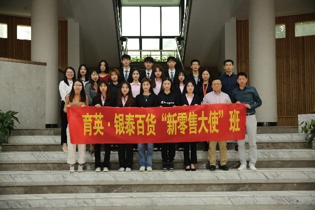 副高职称5人