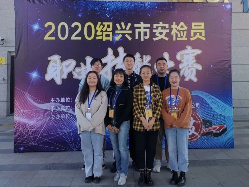 实现“一专业双方向多岗位”的培养体系