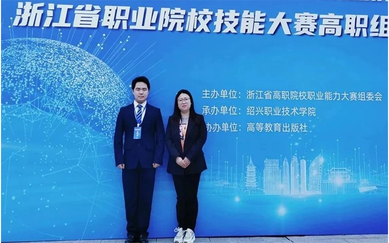 与专家深度交流